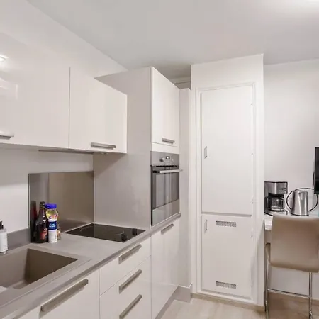 Beautiful And Modern Flats Near Bastille *